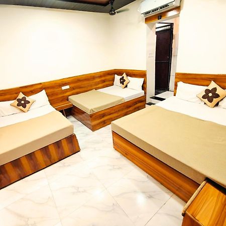 Hotel Om Palace Ujjain Extérieur photo