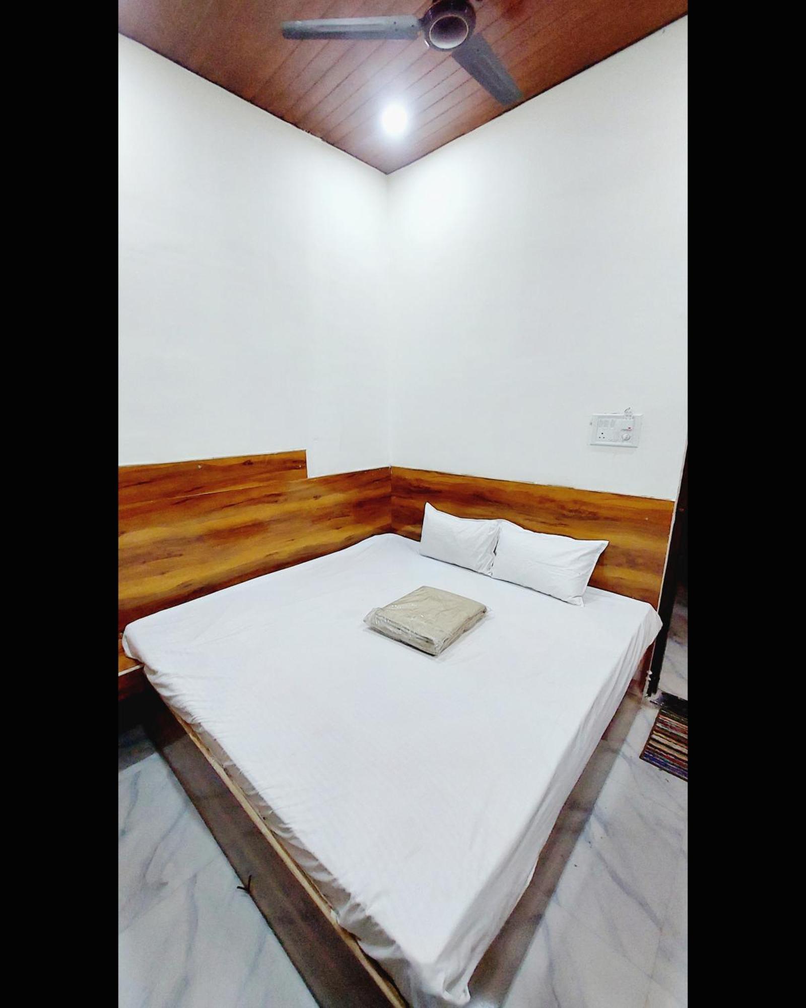 Hotel Om Palace Ujjain Extérieur photo