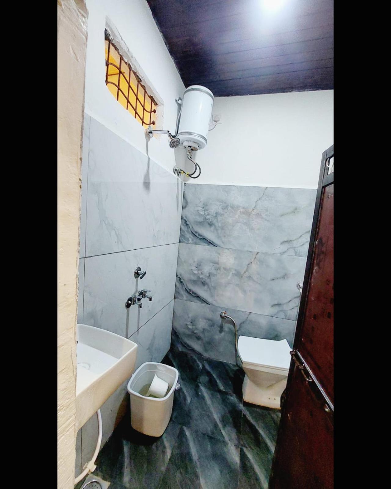 Hotel Om Palace Ujjain Extérieur photo